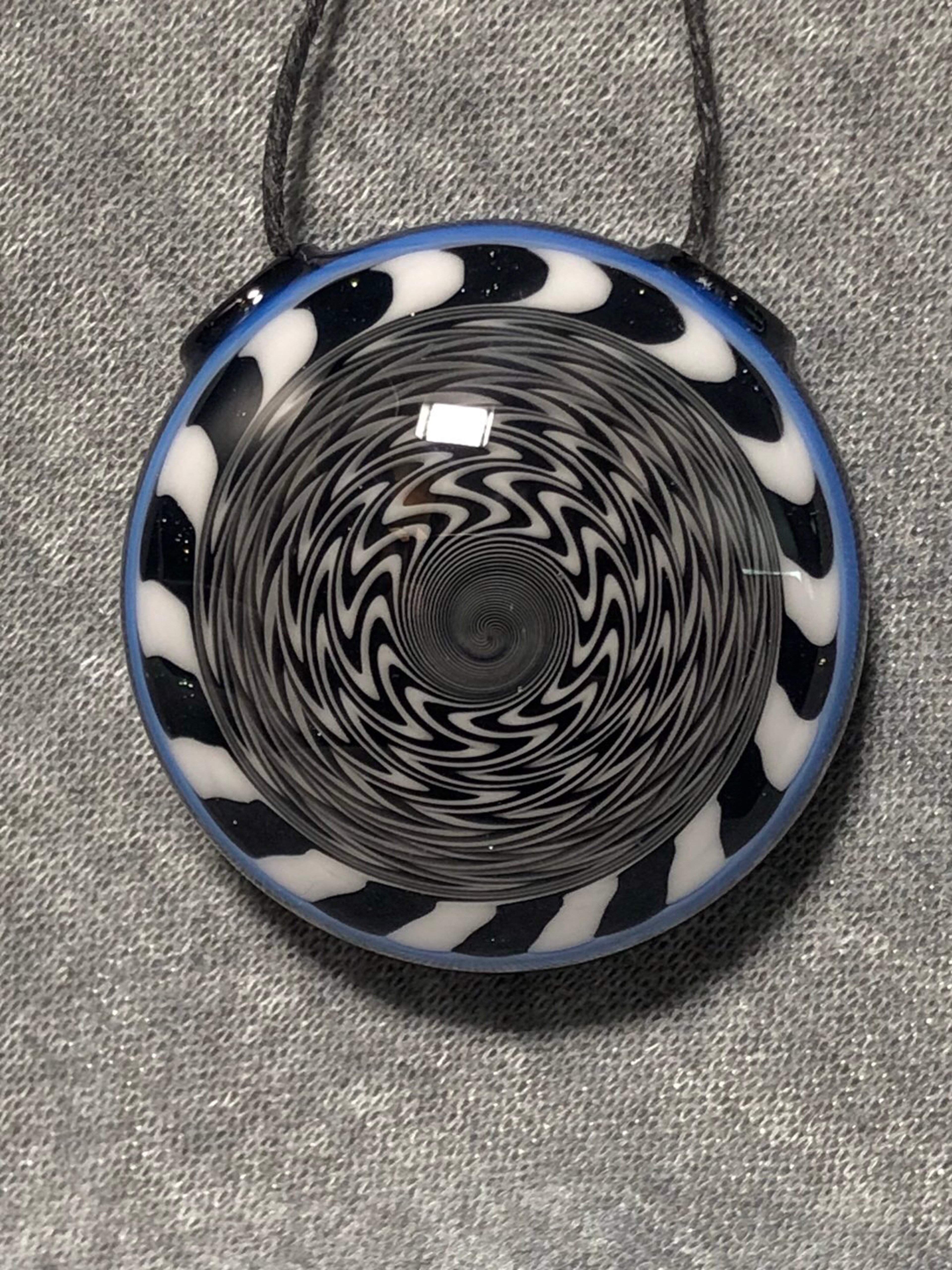 Preview pic of Linework pendant
