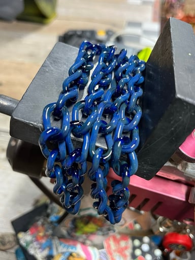Preview pic of Blue wavy mini link chain