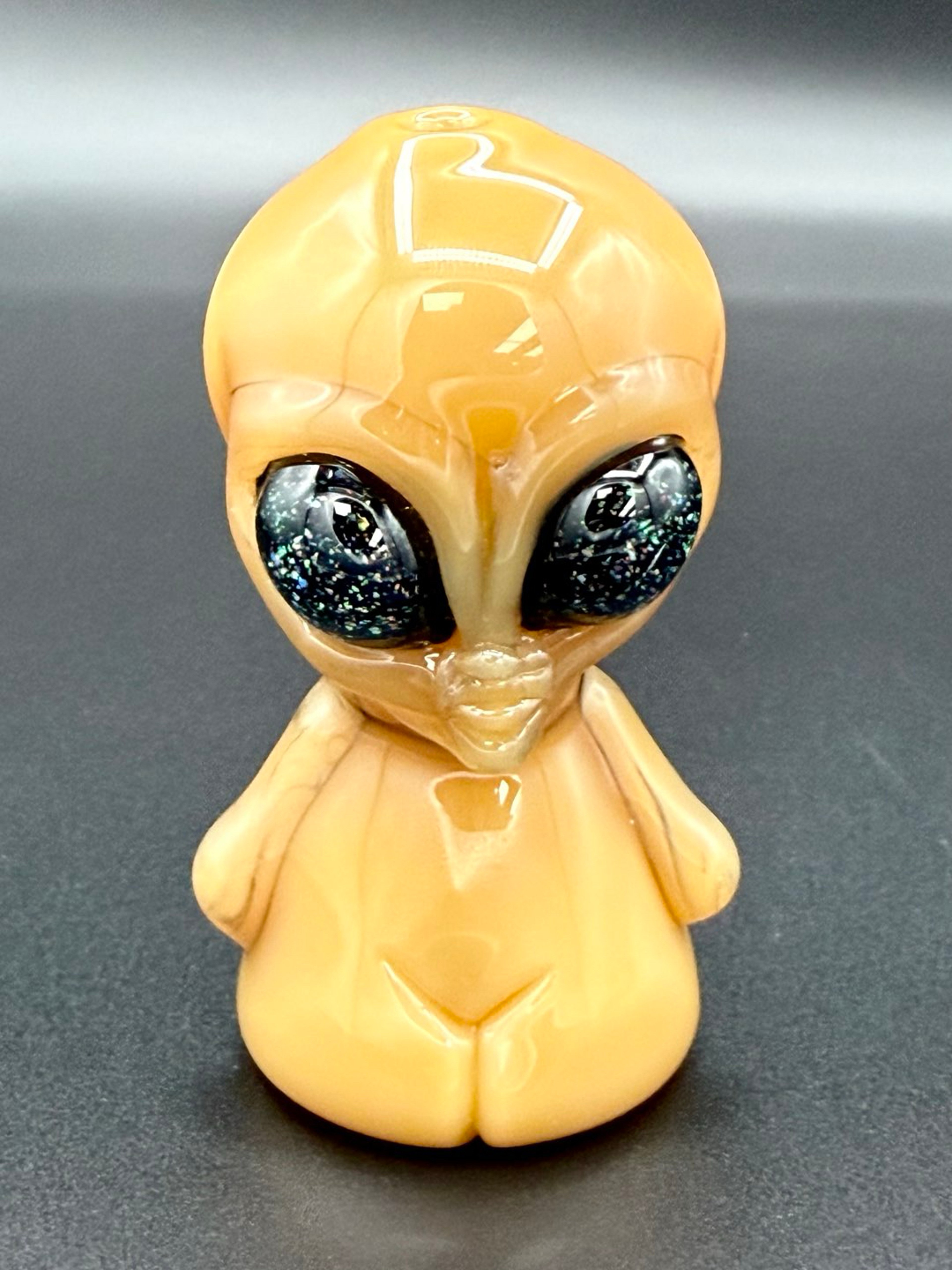 Ghost Glass Alien Handpipe image 0