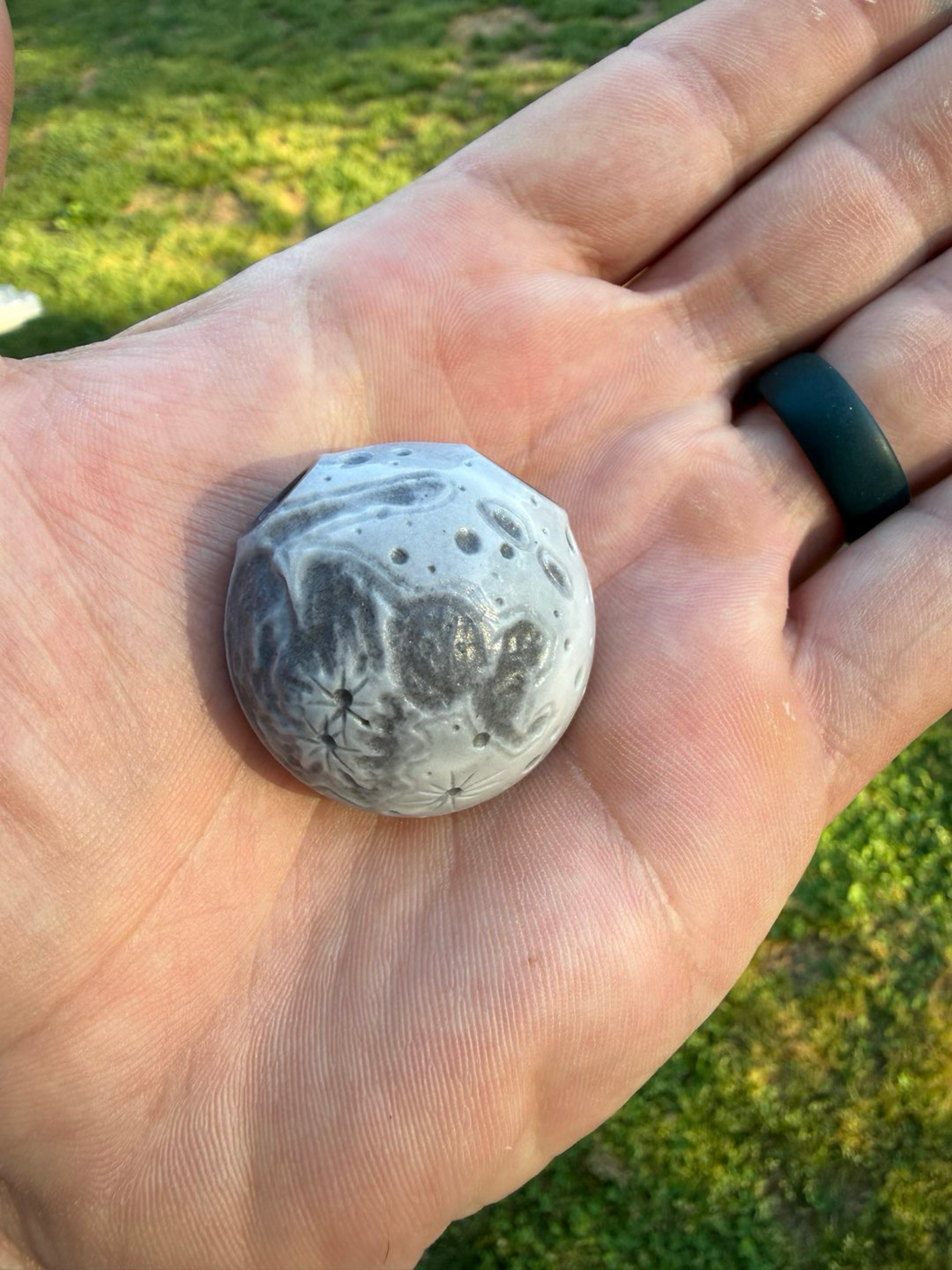 Preview pic of Sagan Full Moon Pendant #3