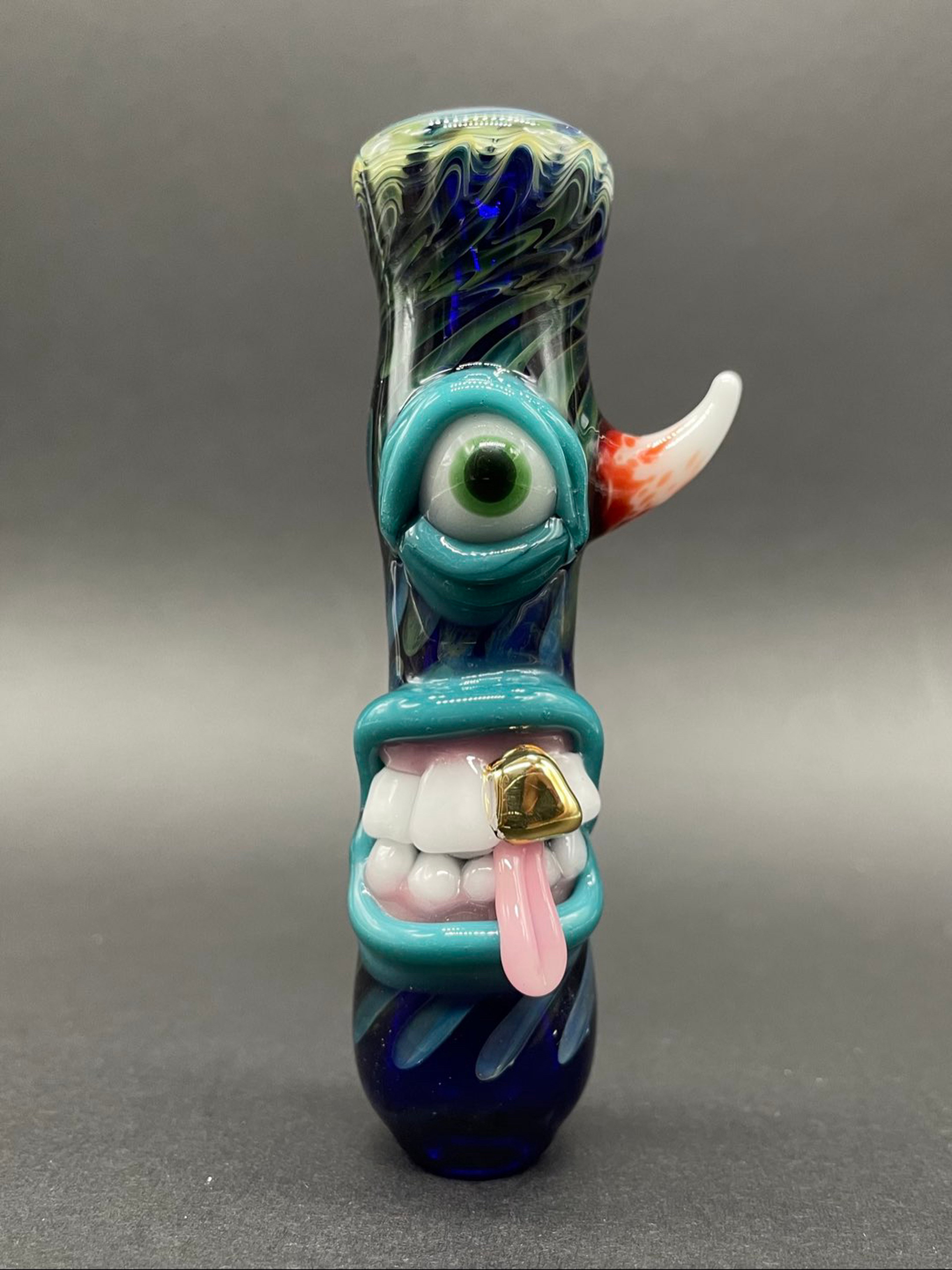 Preview pic of Gold fumed cyclops chillum