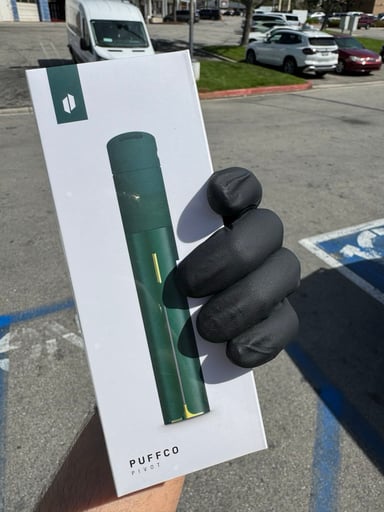 Preview pic of Puffco Pivot Pine Green