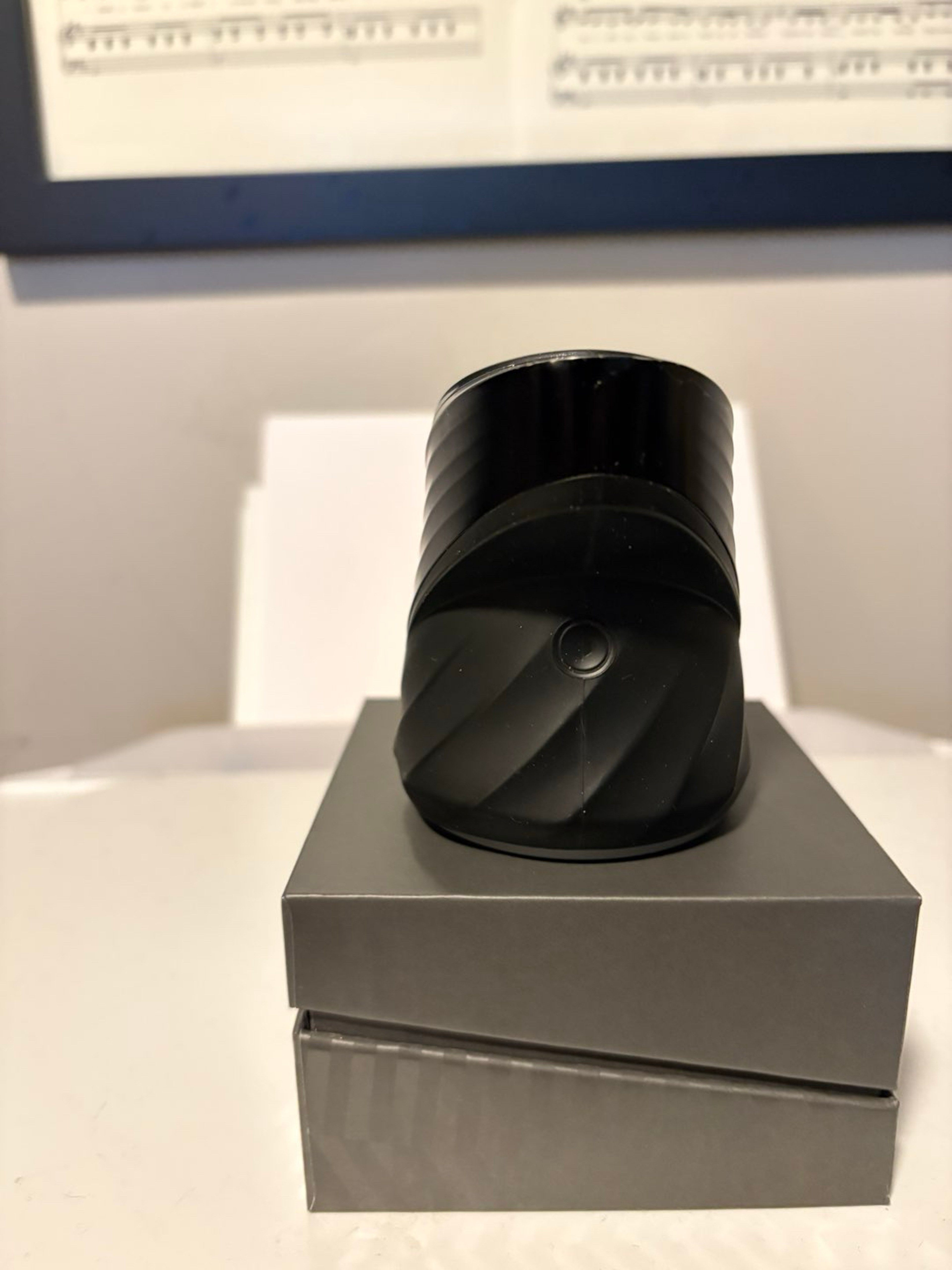 Preview pic of Puffco Peak Pro v2 (BATTERY & GLASS ONLY)