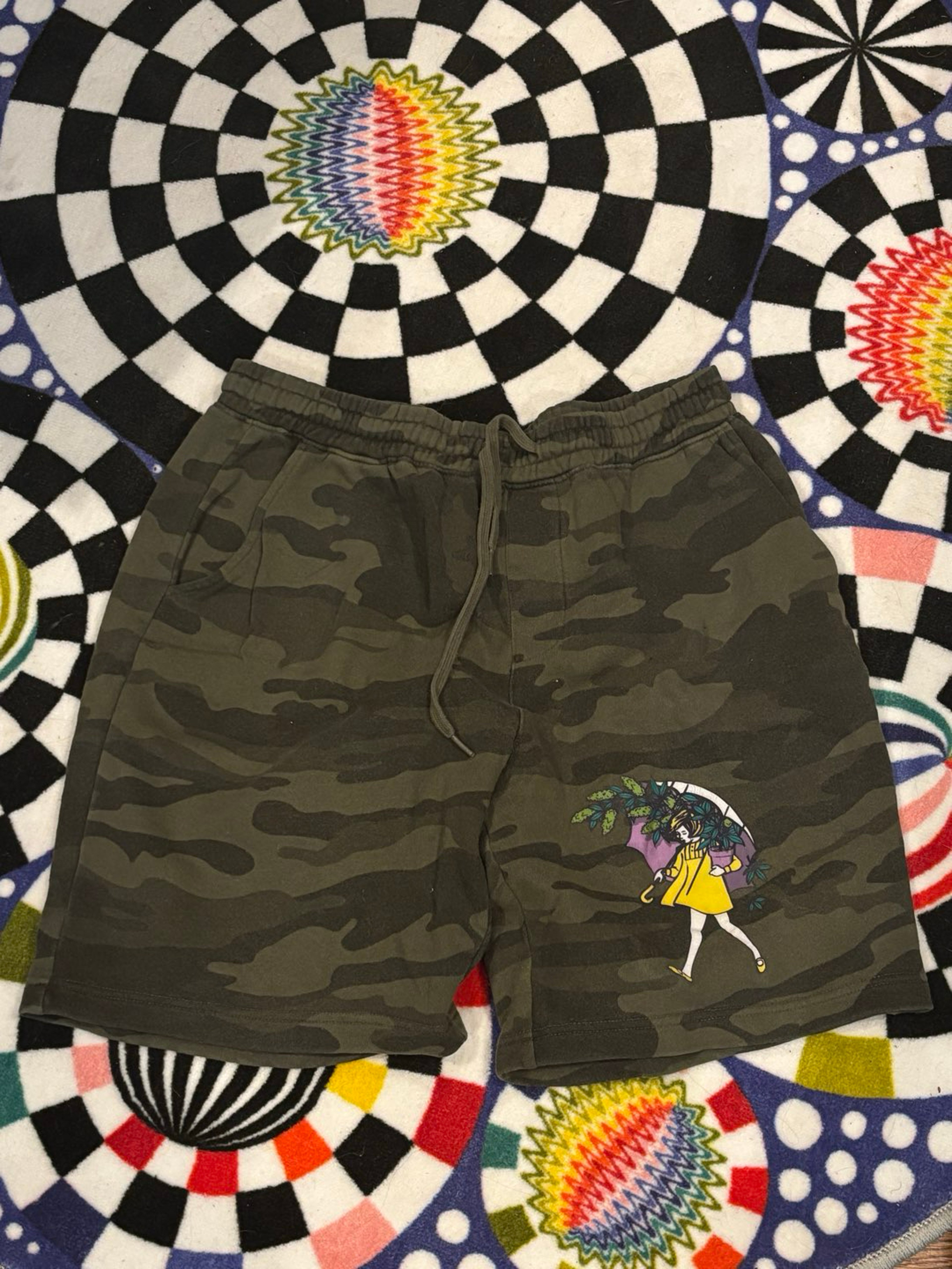 Preview pic of Woodland camo slinger emerald assault girl shorts size large