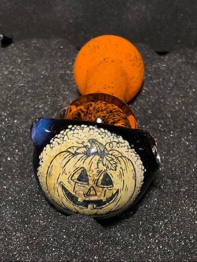 Preview pic of Pumpkin engaved pipe