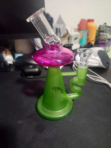 Preview pic of Space bong