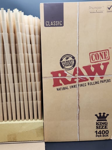 Preview pic of (20-1400 count) RAW CLASSIC KING SIZE CONES