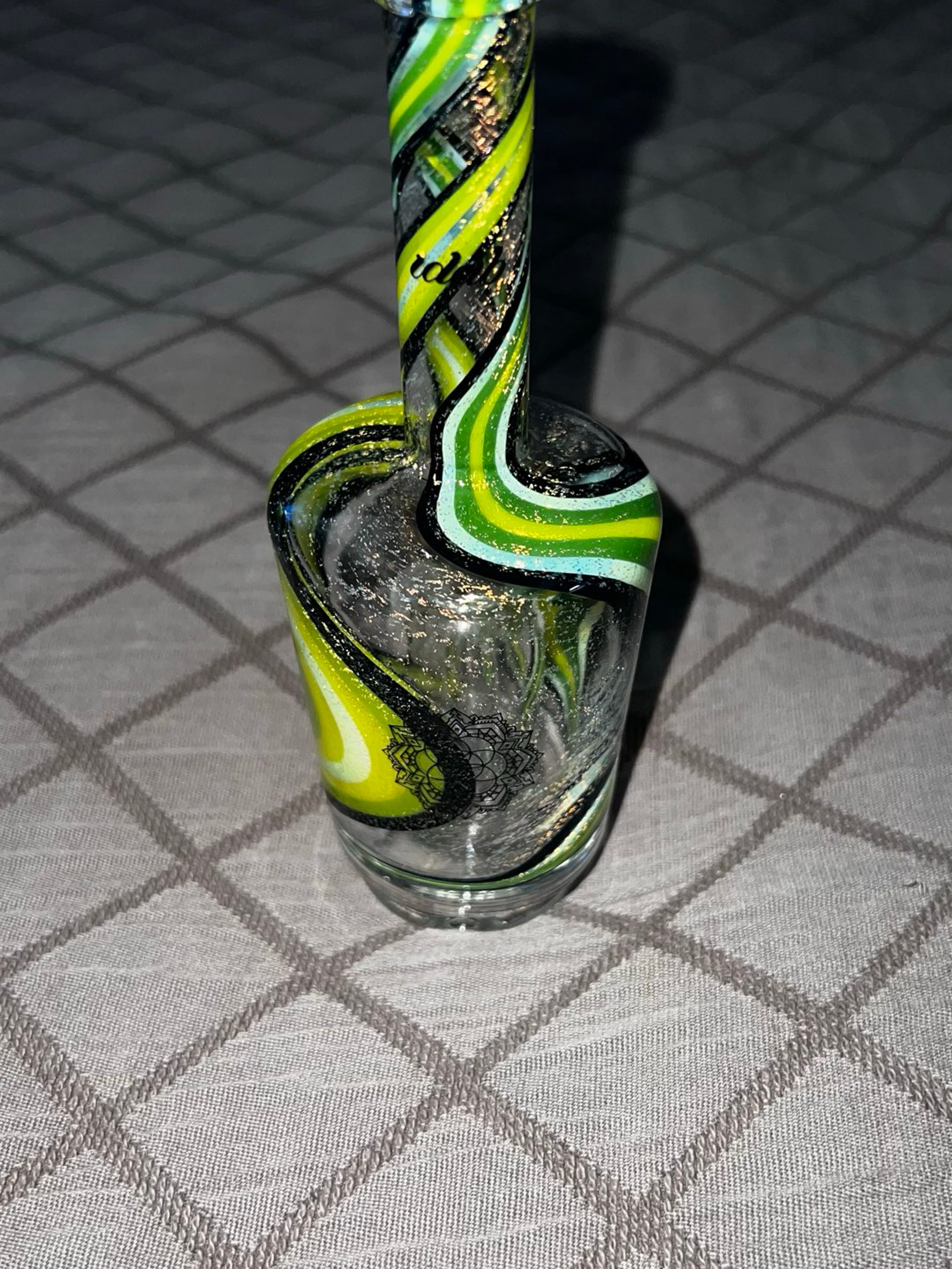 Preview pic of idab henessy bottle puffco top