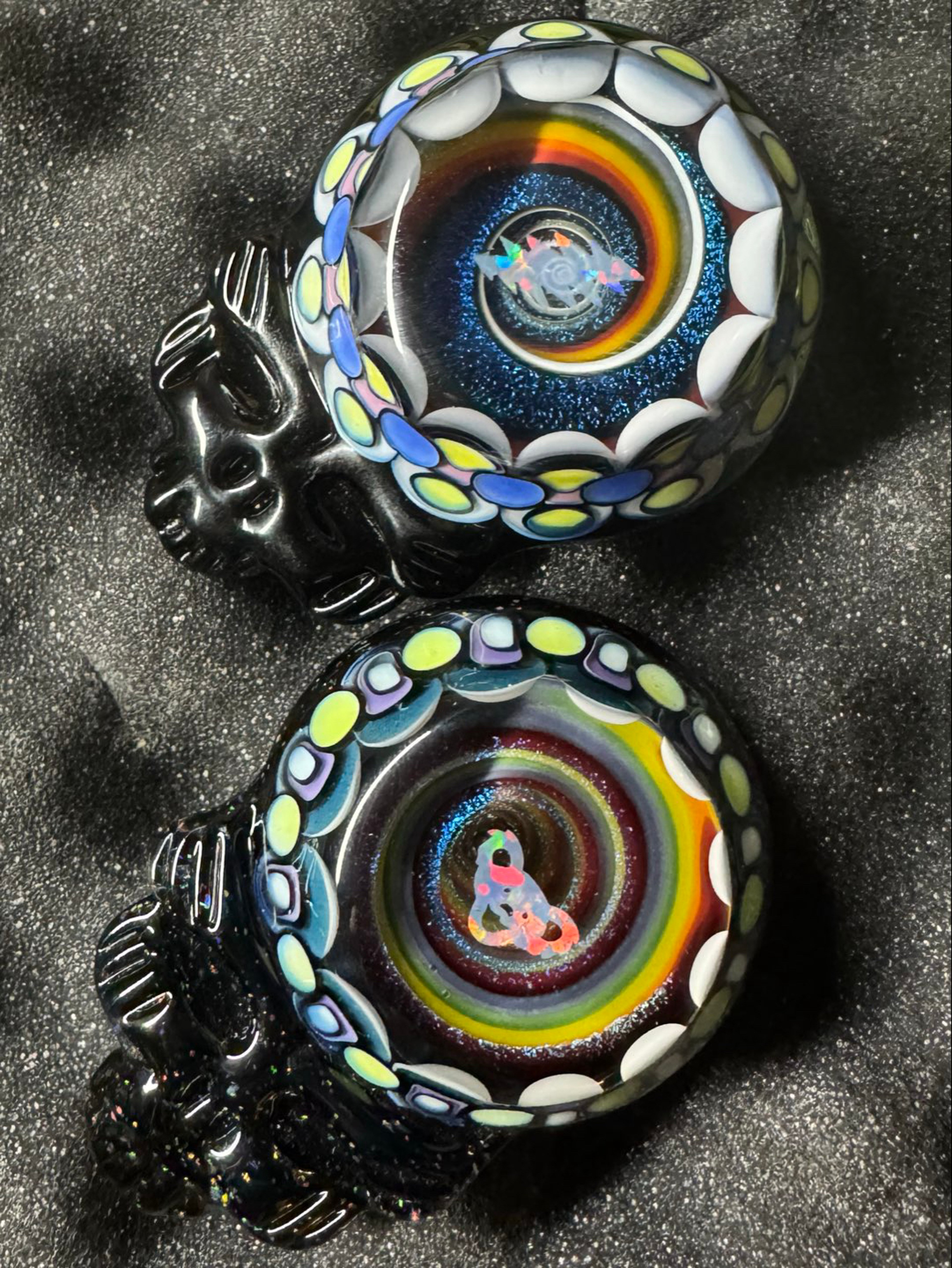 Preview pic of Paulie two fingers pendy