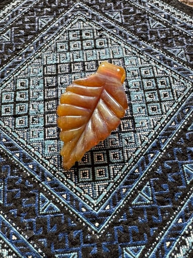 Preview pic of Flume Style Borosilicate Leaf Pendant