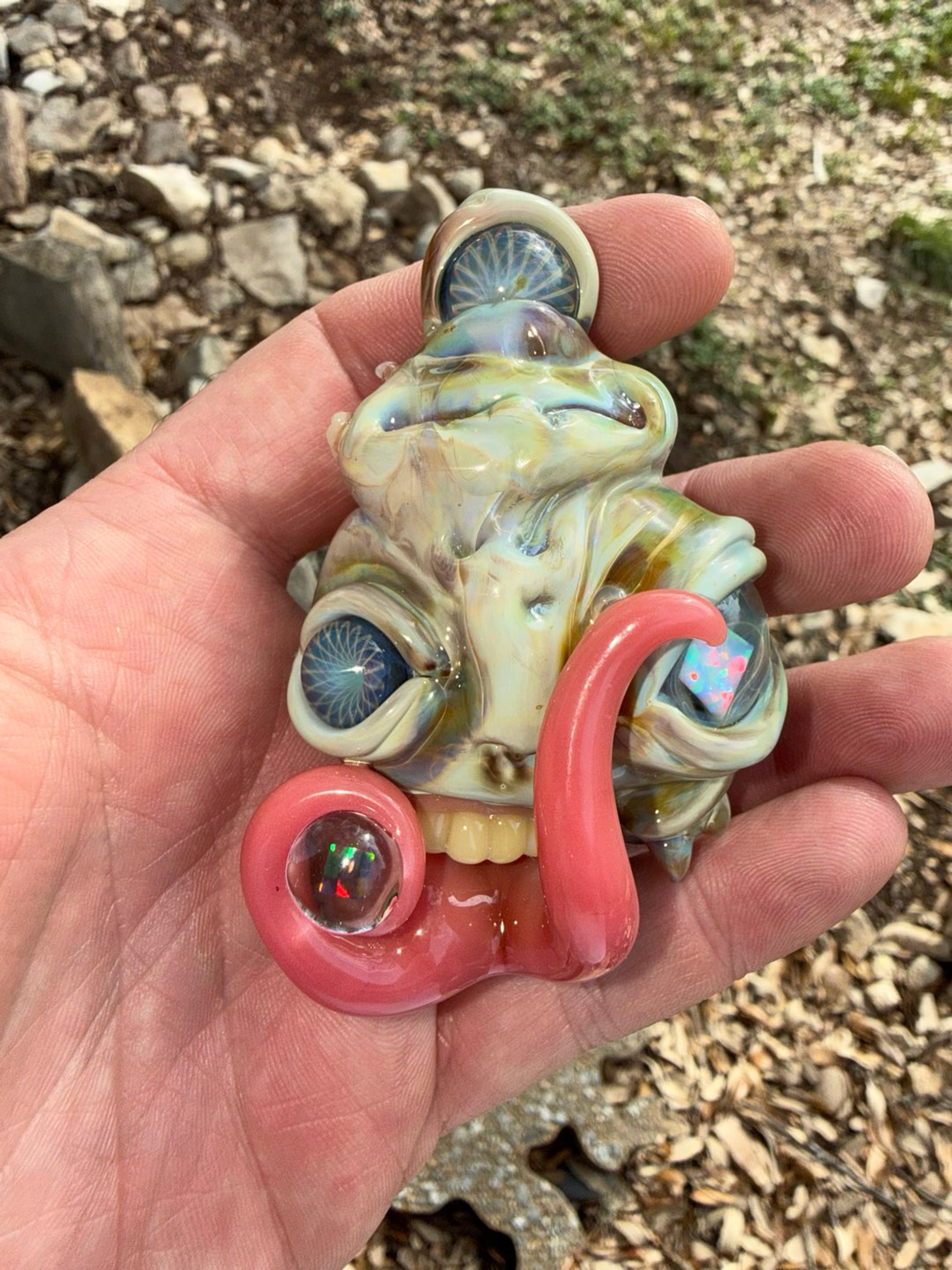 Preview pic of Gong x Salt Acid eater pendant