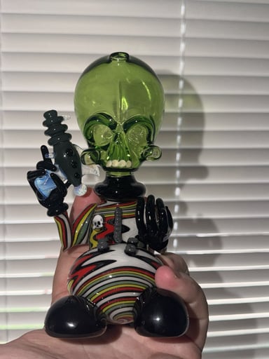 Preview pic of Hendy uv / wig wag shooter alien