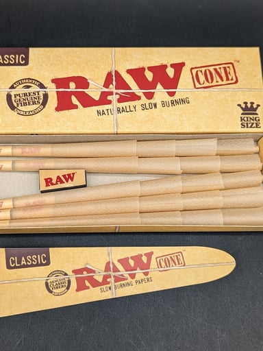 Preview pic of RAW CLASSIC CONE KING SIZE | 20PK