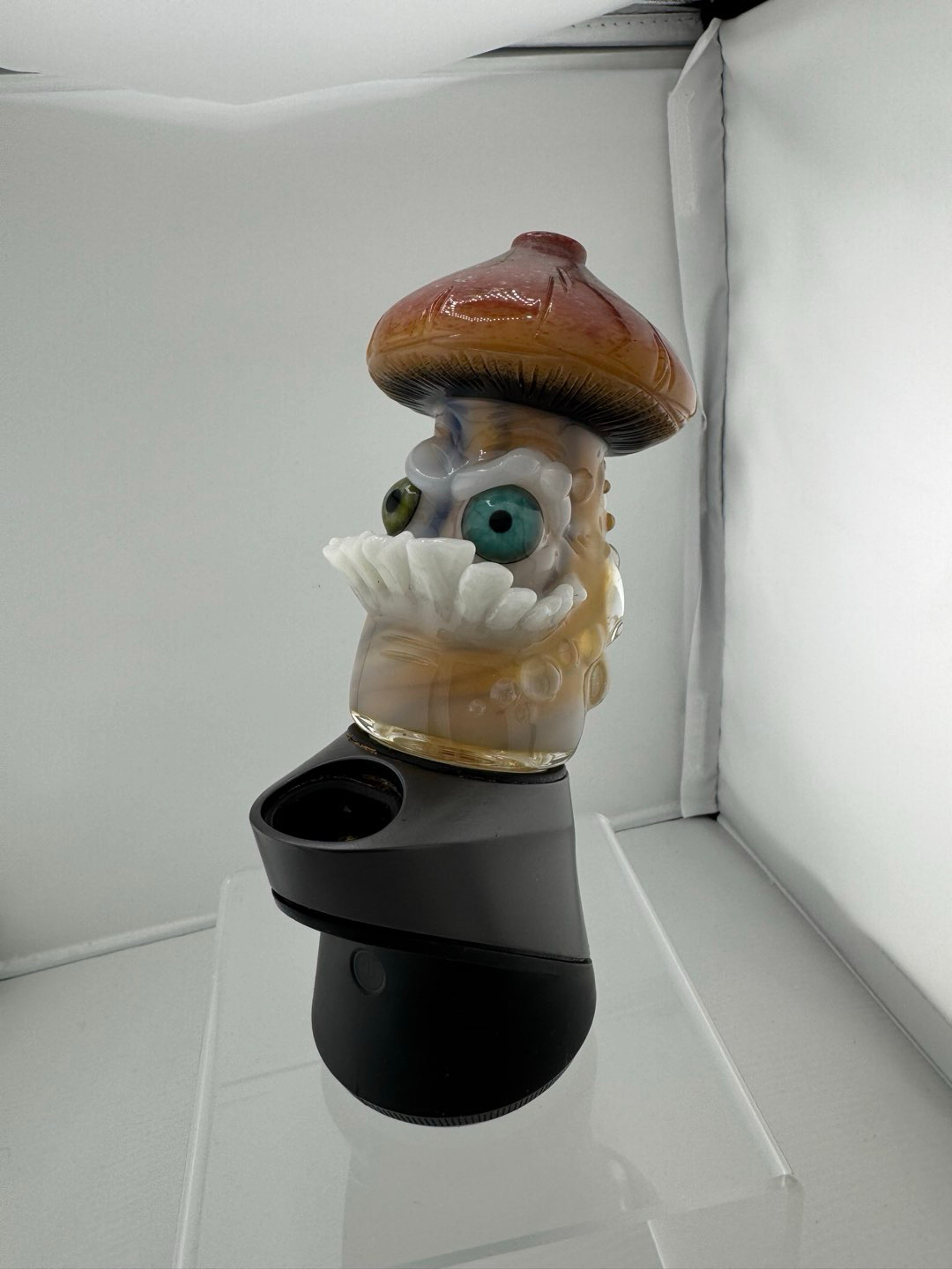 Preview pic of Space Glass mushroom puffco peak glass water top