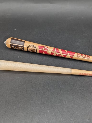 Preview pic of ($2) 9" RAW CLASSIC CONE | EMPERADOR