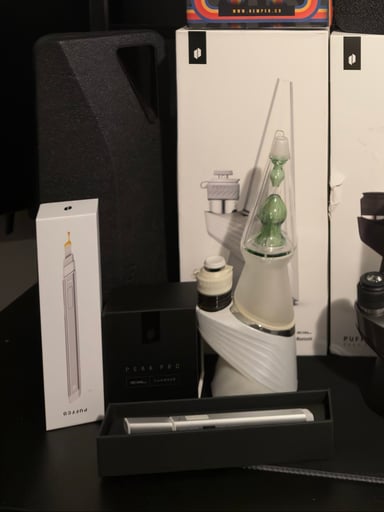 Preview pic of Puffco V2 With Hemper Lava Lamp Glass +Hotknife