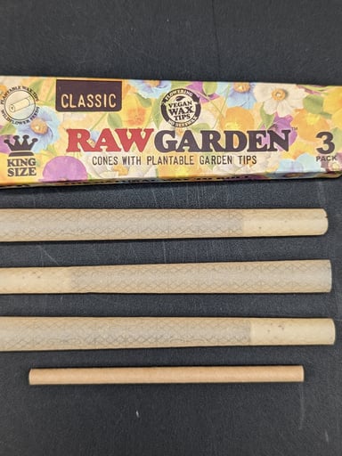 Preview pic of ($3) RAW® - GARDEN PRE-ROLLED CONE KING SIZE (3PK)