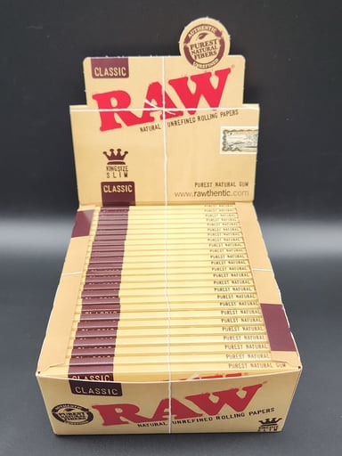 Preview pic of RAW CLASSIC ROLLING PAPERS - KING SIZE BOX