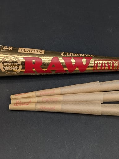 Preview pic of ($3.50) RAW ETHEREAL CONES - 1 1/4 - 6PK