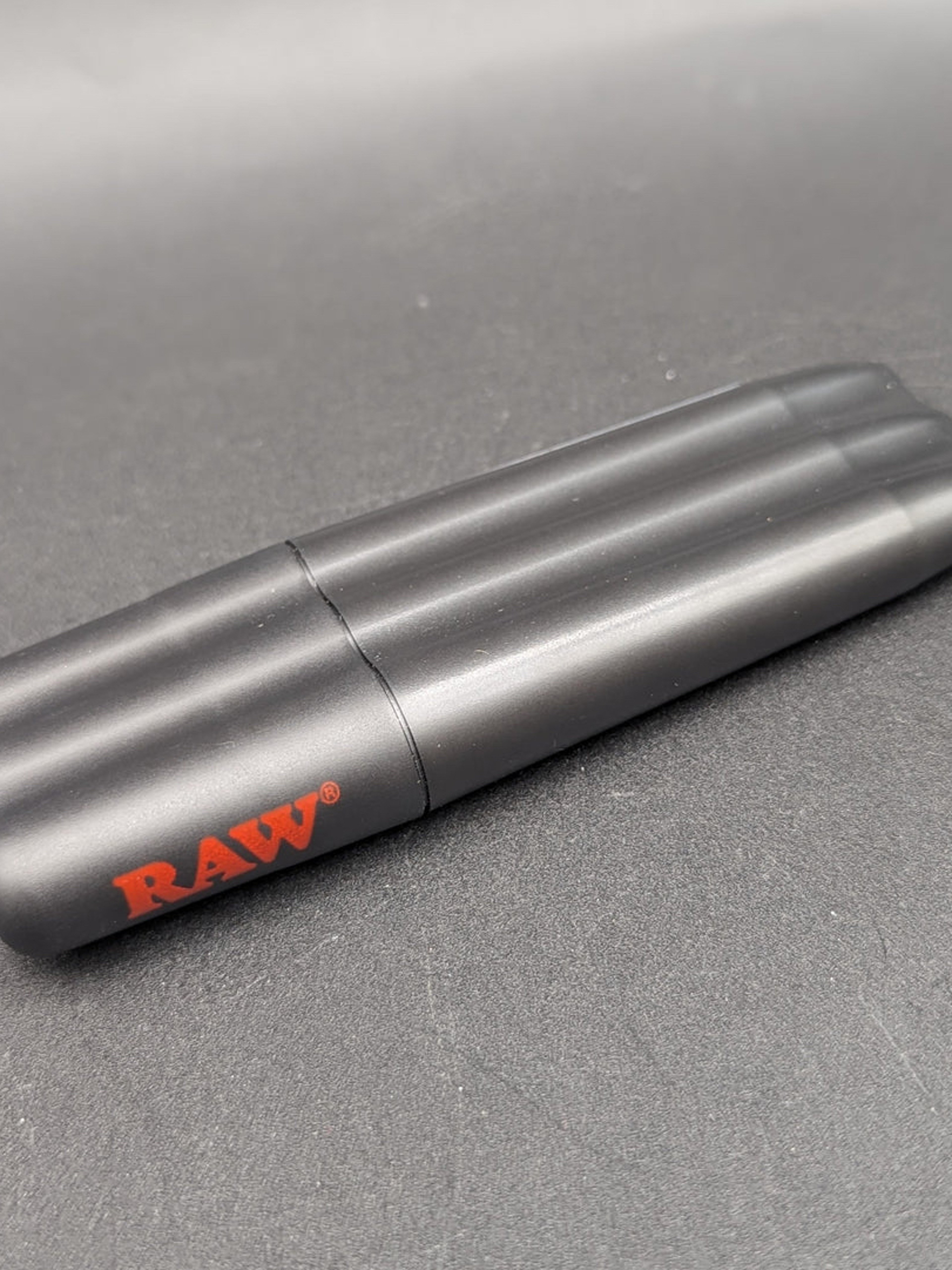 ($4) RAW THREE TREE CONE CASE image 0