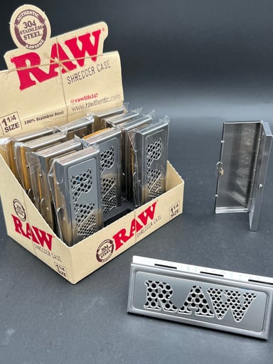 Preview pic of RAW® - SHREDDER CASE 1¼ ROLLING PAPER SIZE