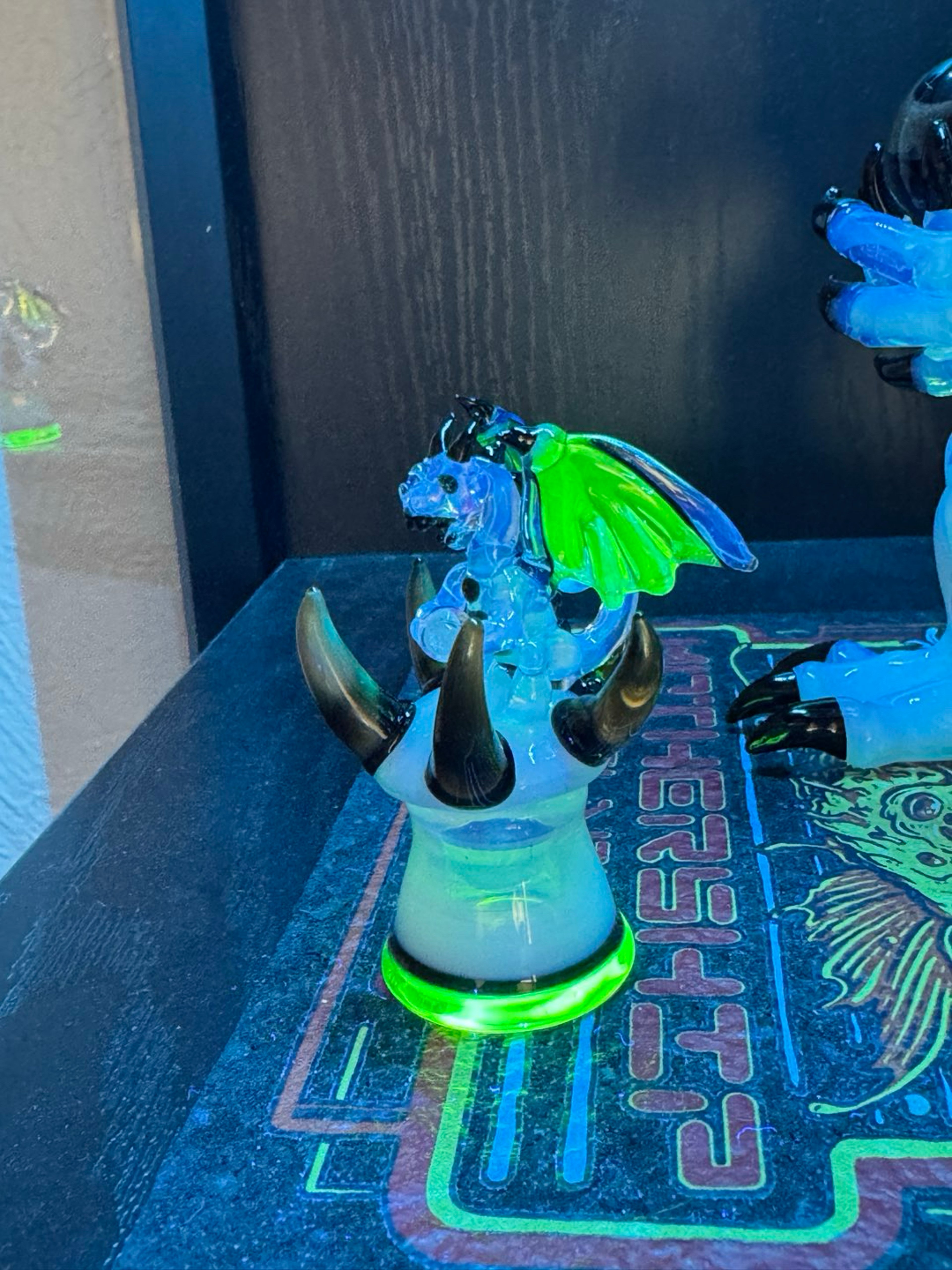 Preview pic of Beautiful custom mako glass dragon slurper top