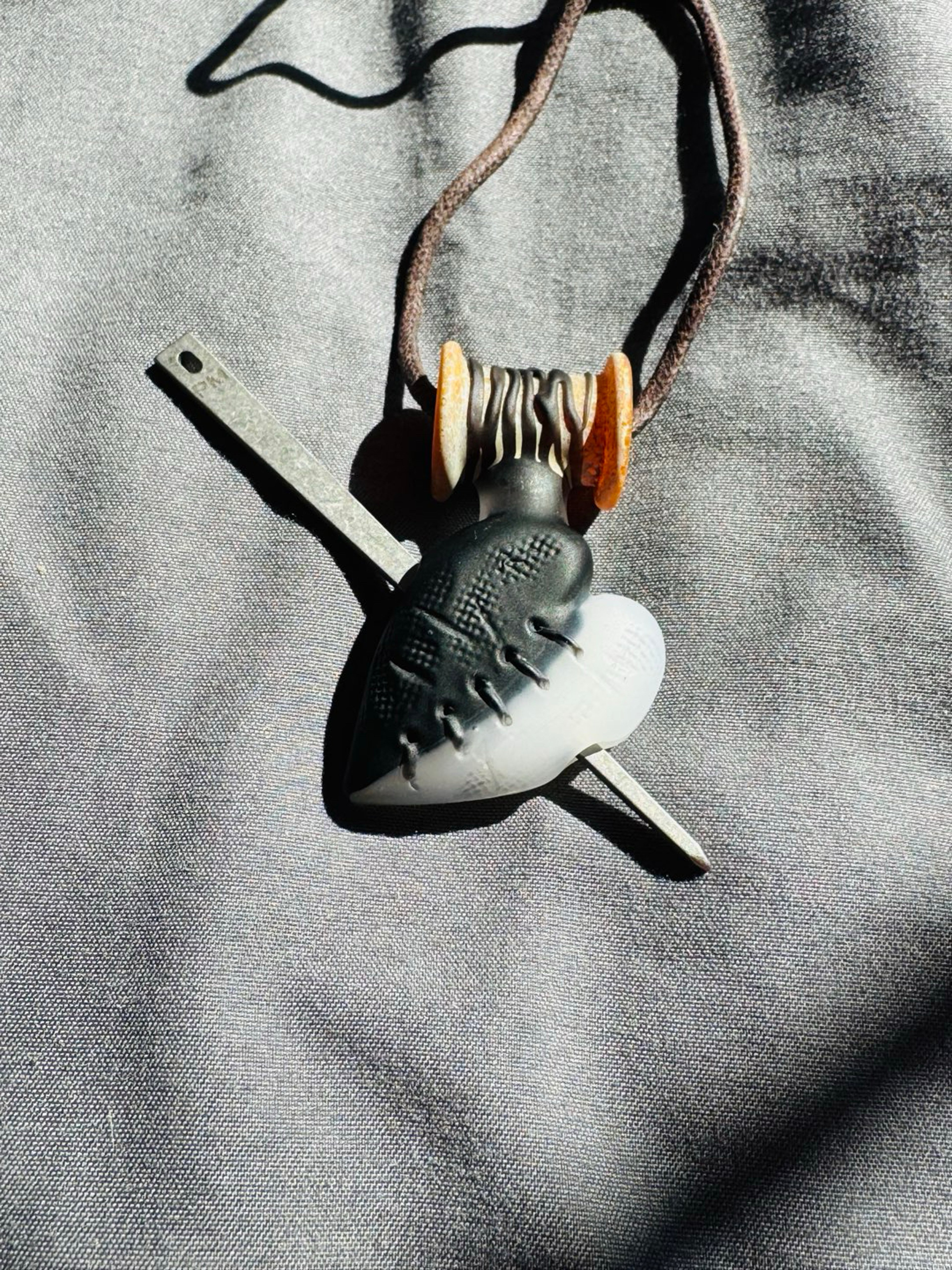 Preview pic of 🖤🔥MULLER STABBED HEART UV/BLACK/WHITE STICHED PENDANT WITH REMOVABLE TITANIUM DAB TOOL 🔥🖤