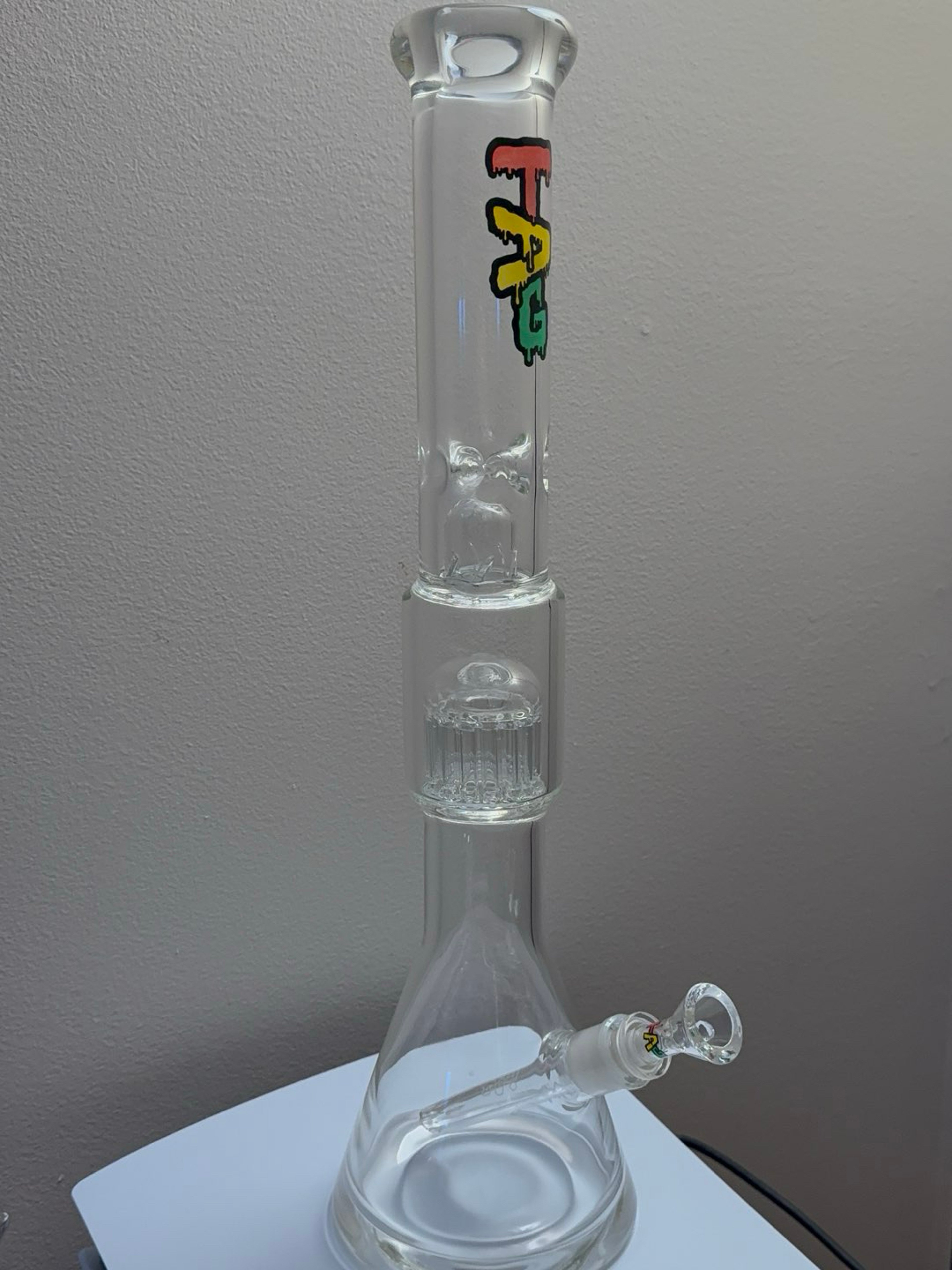 Preview pic of TAG - 19" Fixed 16 Arm Tree Beaker 50x7MM - 18/14MM Downstem (4.50")