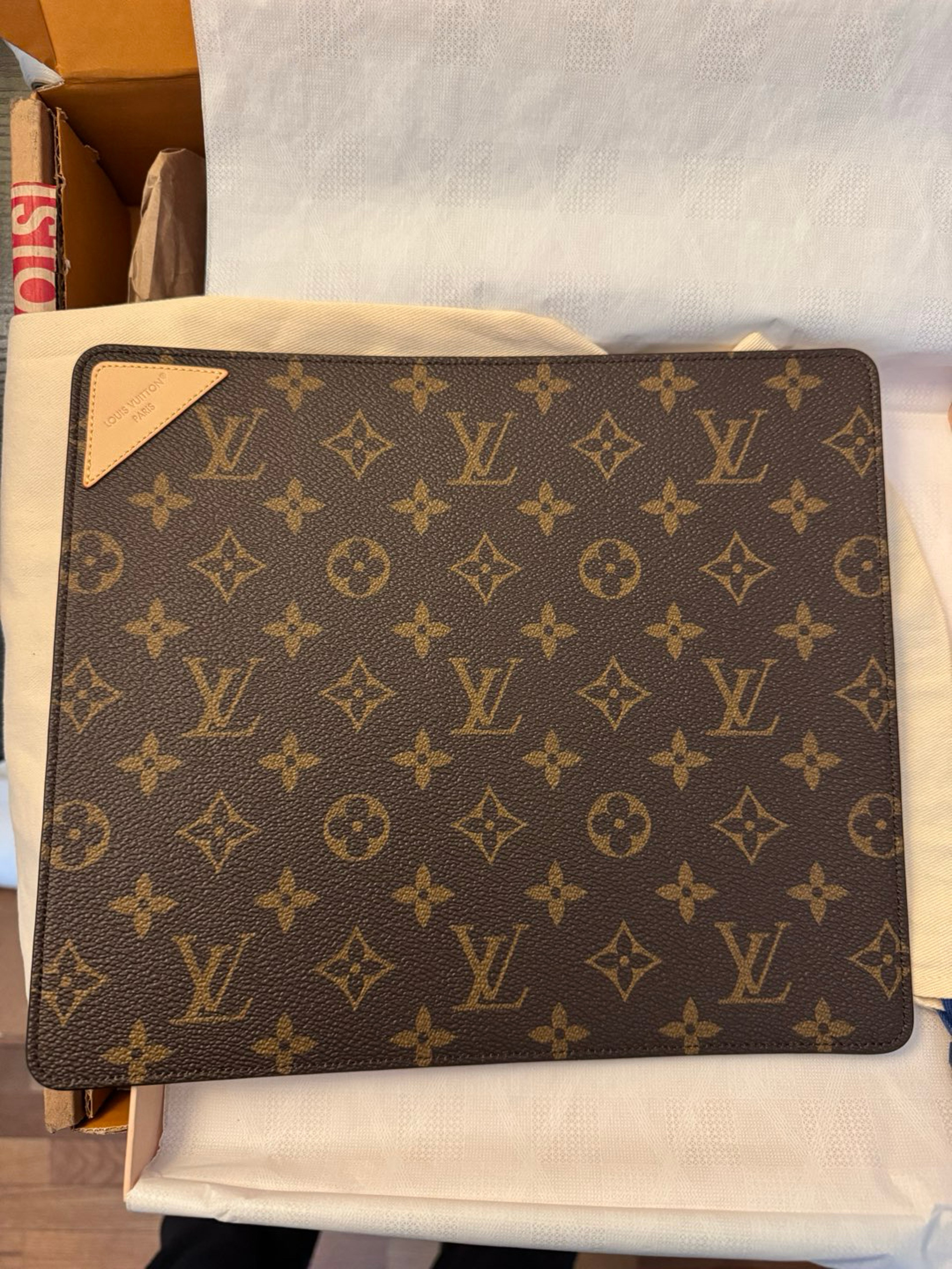 LV sesh mat image 0