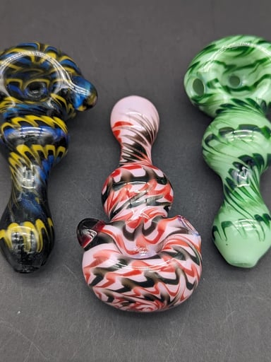 Preview pic of COLOR TWIST SPOON PIPE - READING GLASS MILITIA
