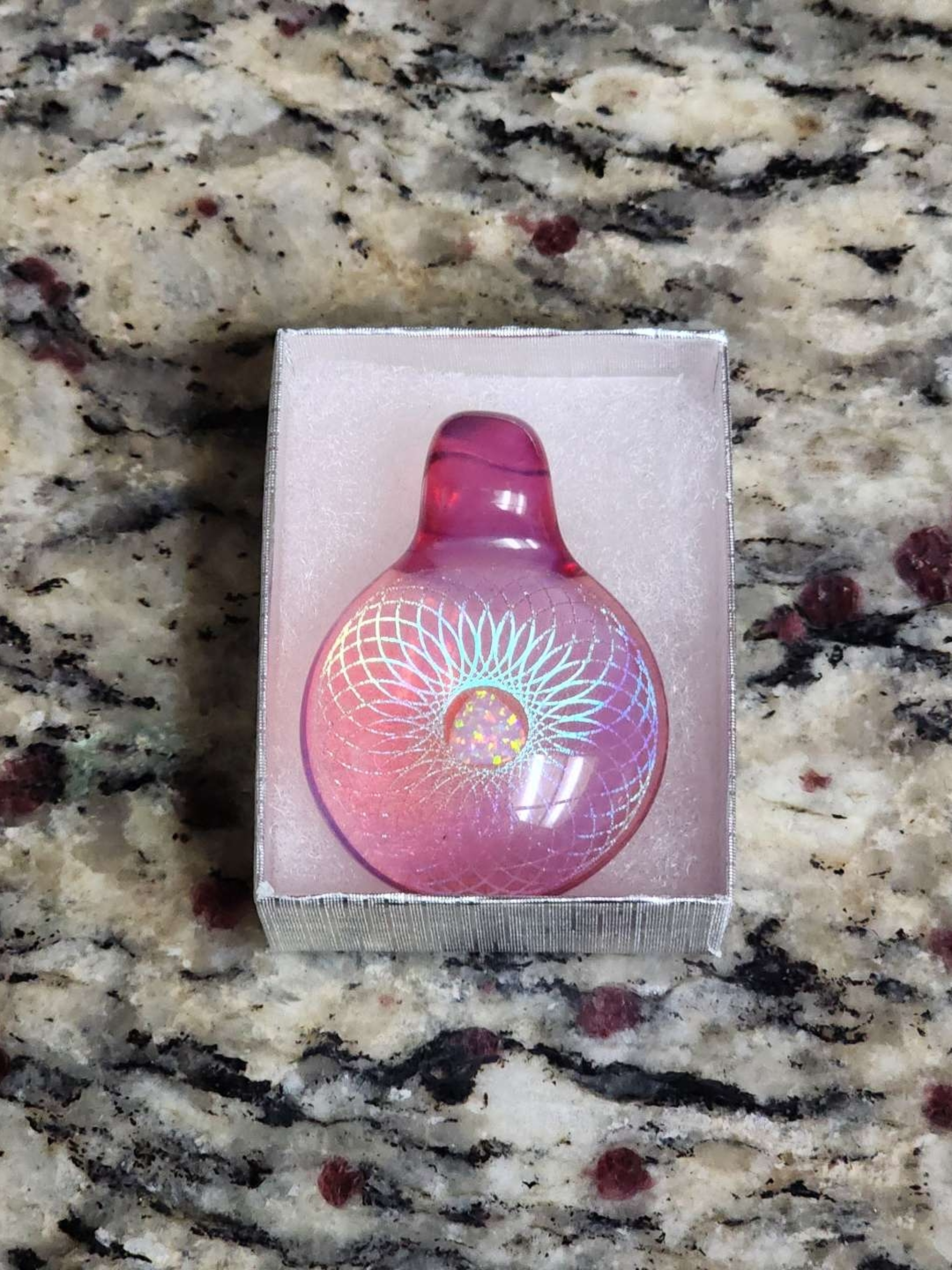 Preview pic of Subtl pendant (pink)