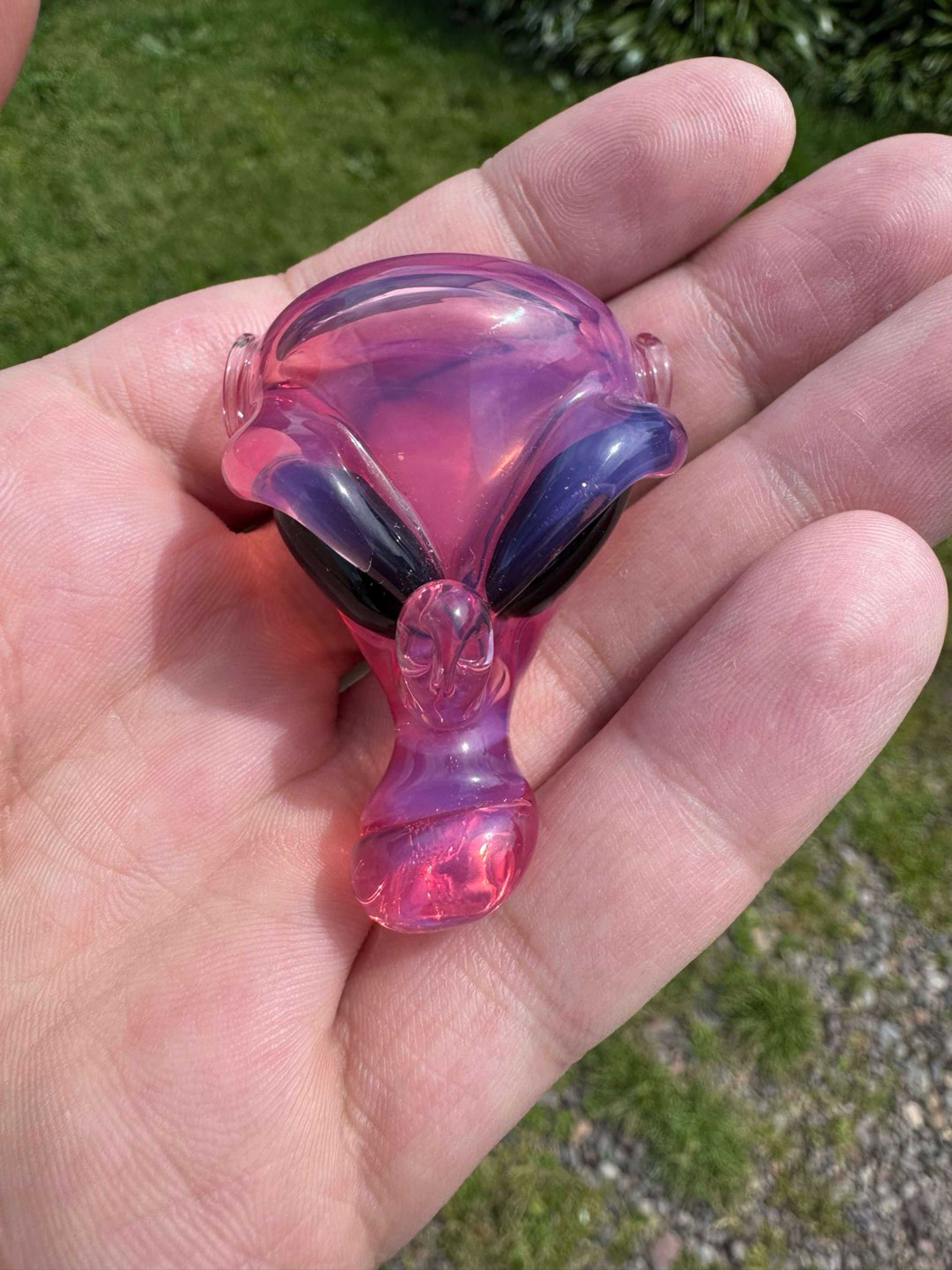 Preview pic of Karmaline Alien head pendant