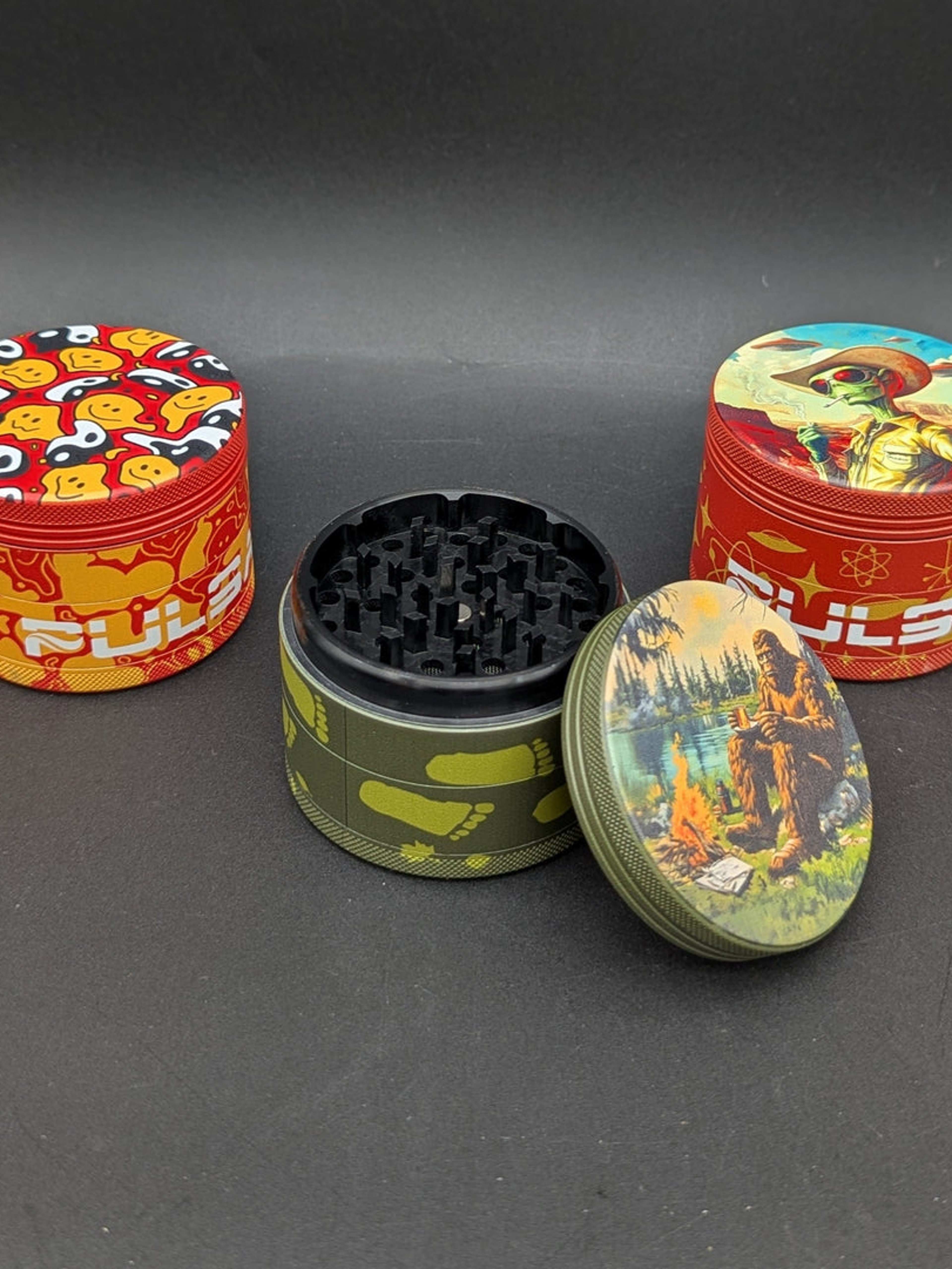 Preview pic of PULSAR DESIGN SERIES V2 ALUMINUM GRINDER | 4PC | 2.5"