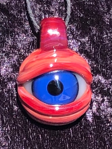 Preview pic of Eye pendant