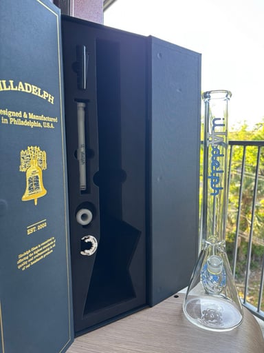 Preview pic of LA Illadelph 2nd Medium Beaker