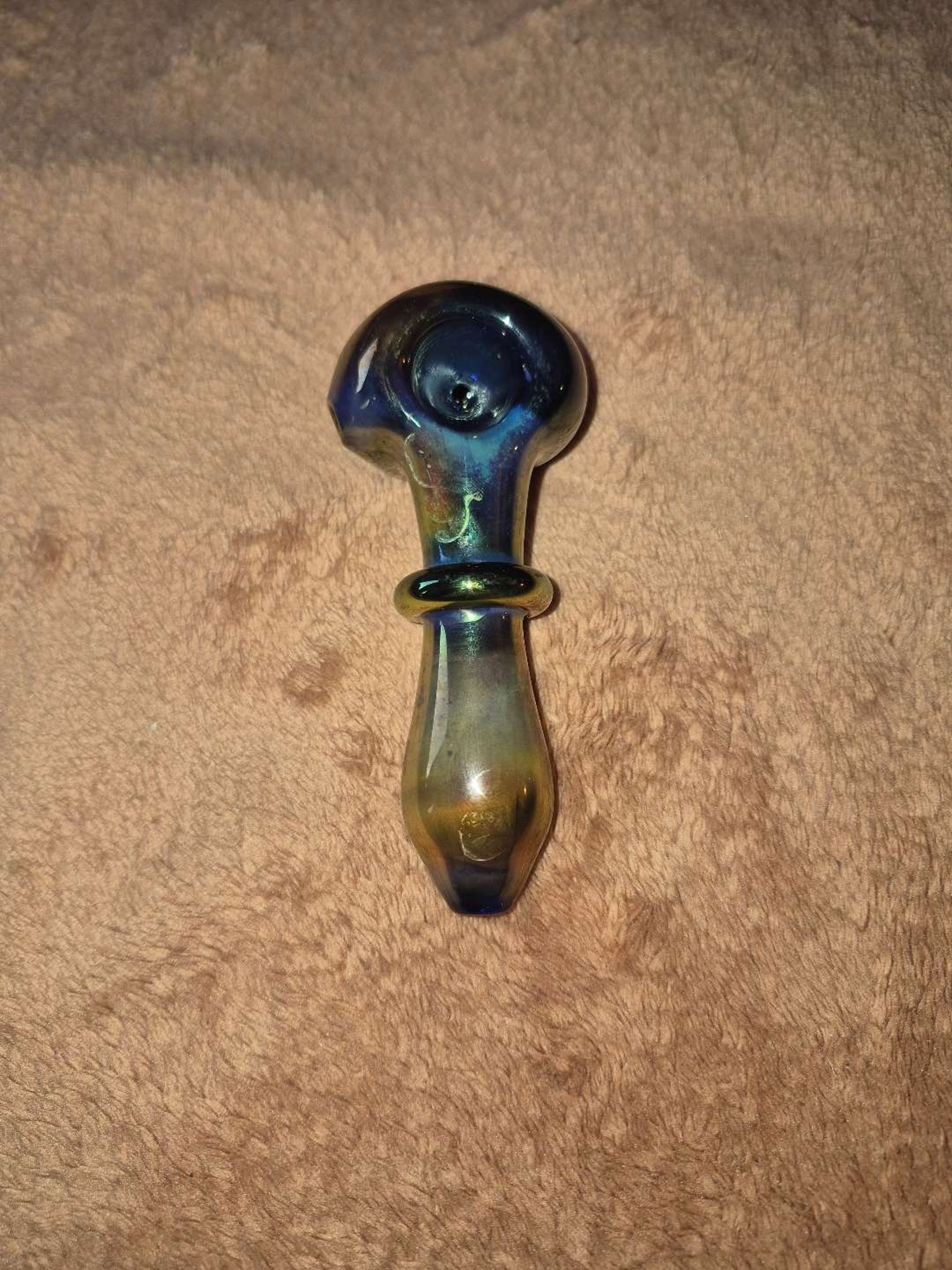 Preview pic of Matalic looking glass pipe