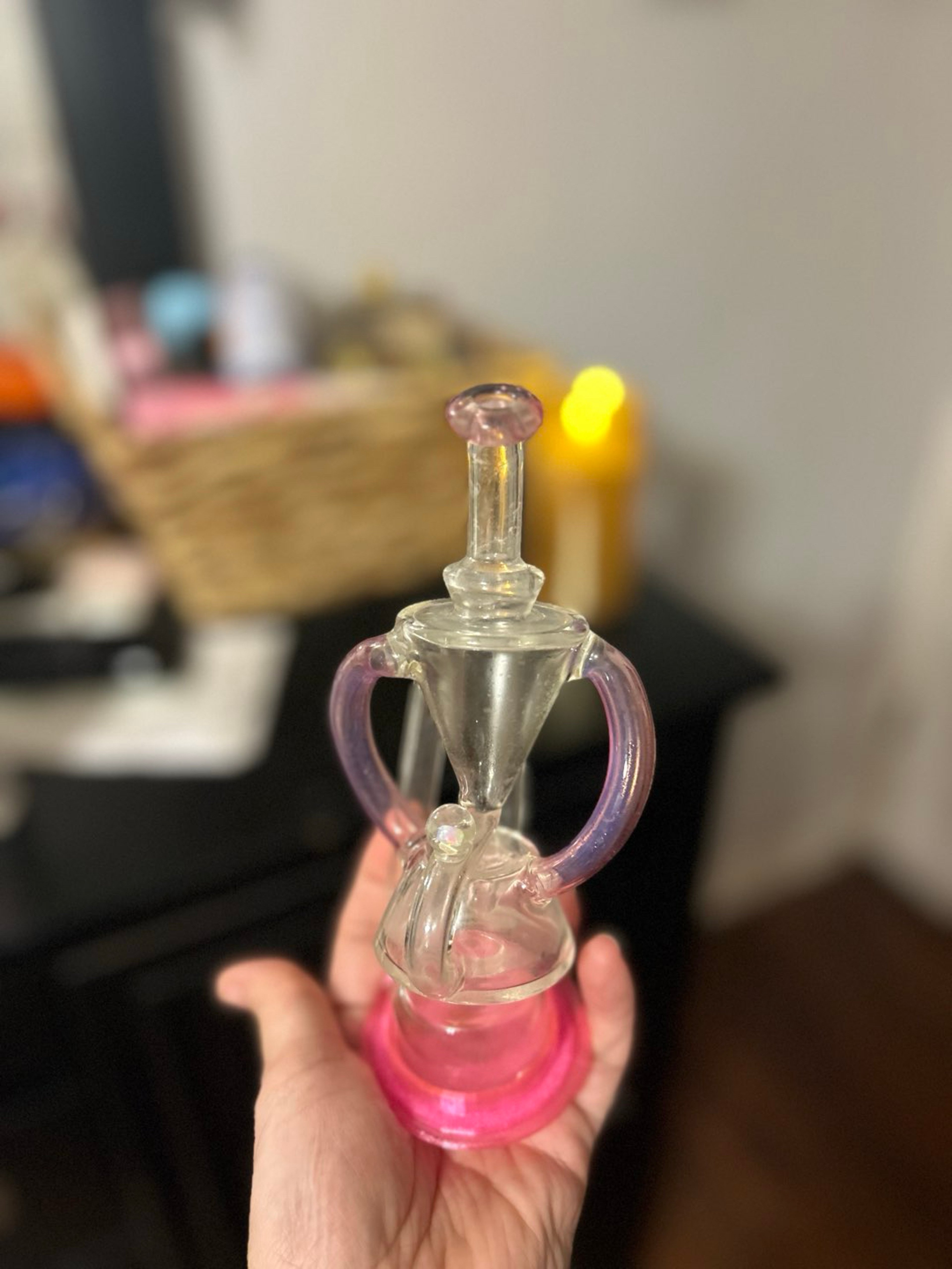 Preview pic of Iridescent Glass Superior Floater Puffco Peak/Peak Pro Attachment