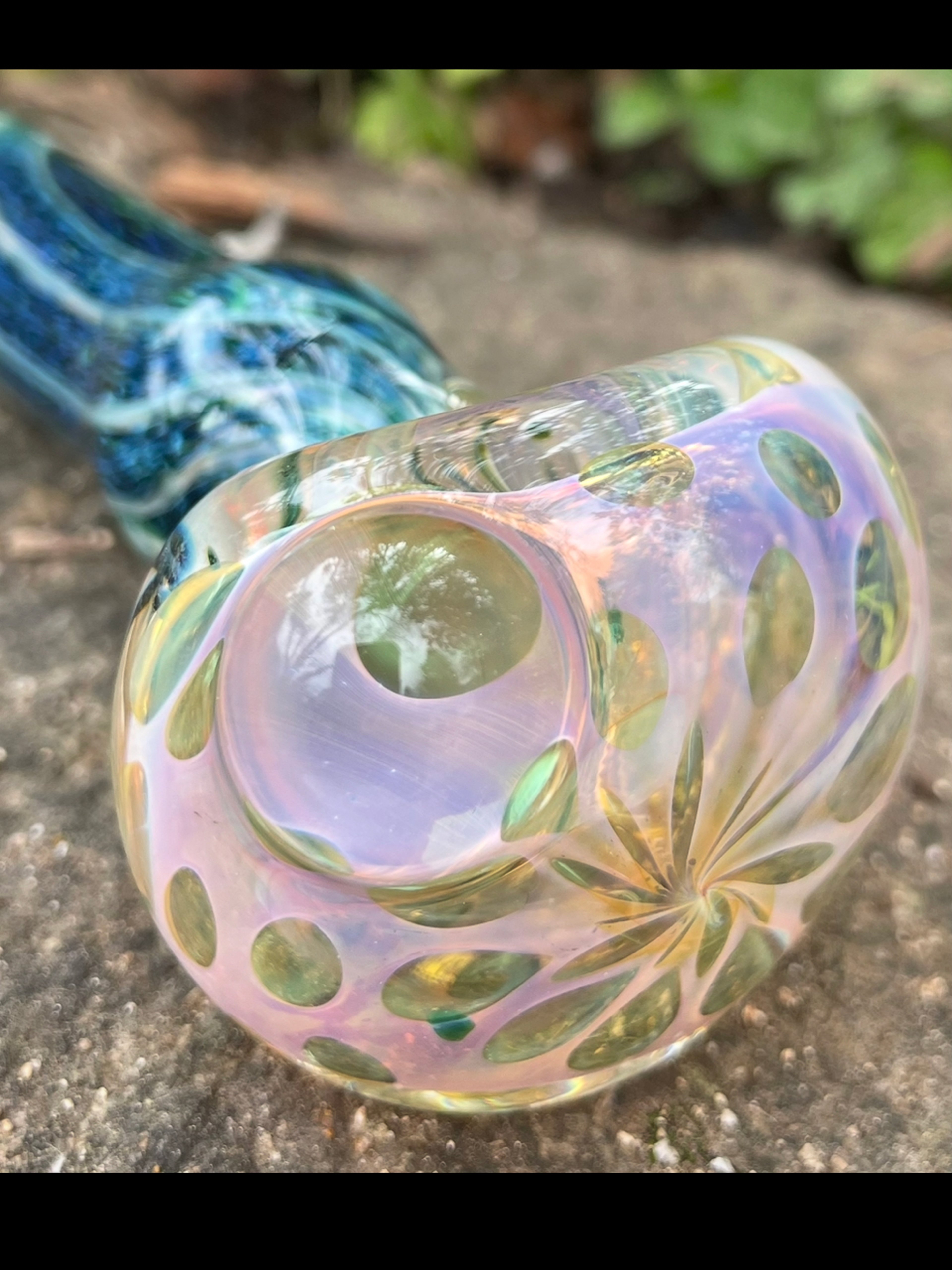 Preview pic of Emerald Green Twist Handblown Frit Spoon Pipe