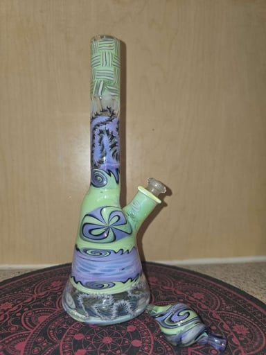 Preview pic of William B glass