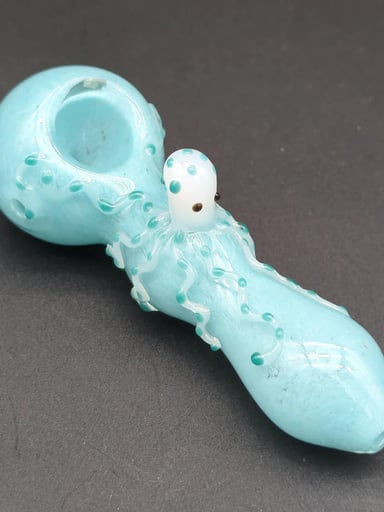 Preview pic of FRIENDLY OCTOPUS GLASS SPOON PIPE 4"