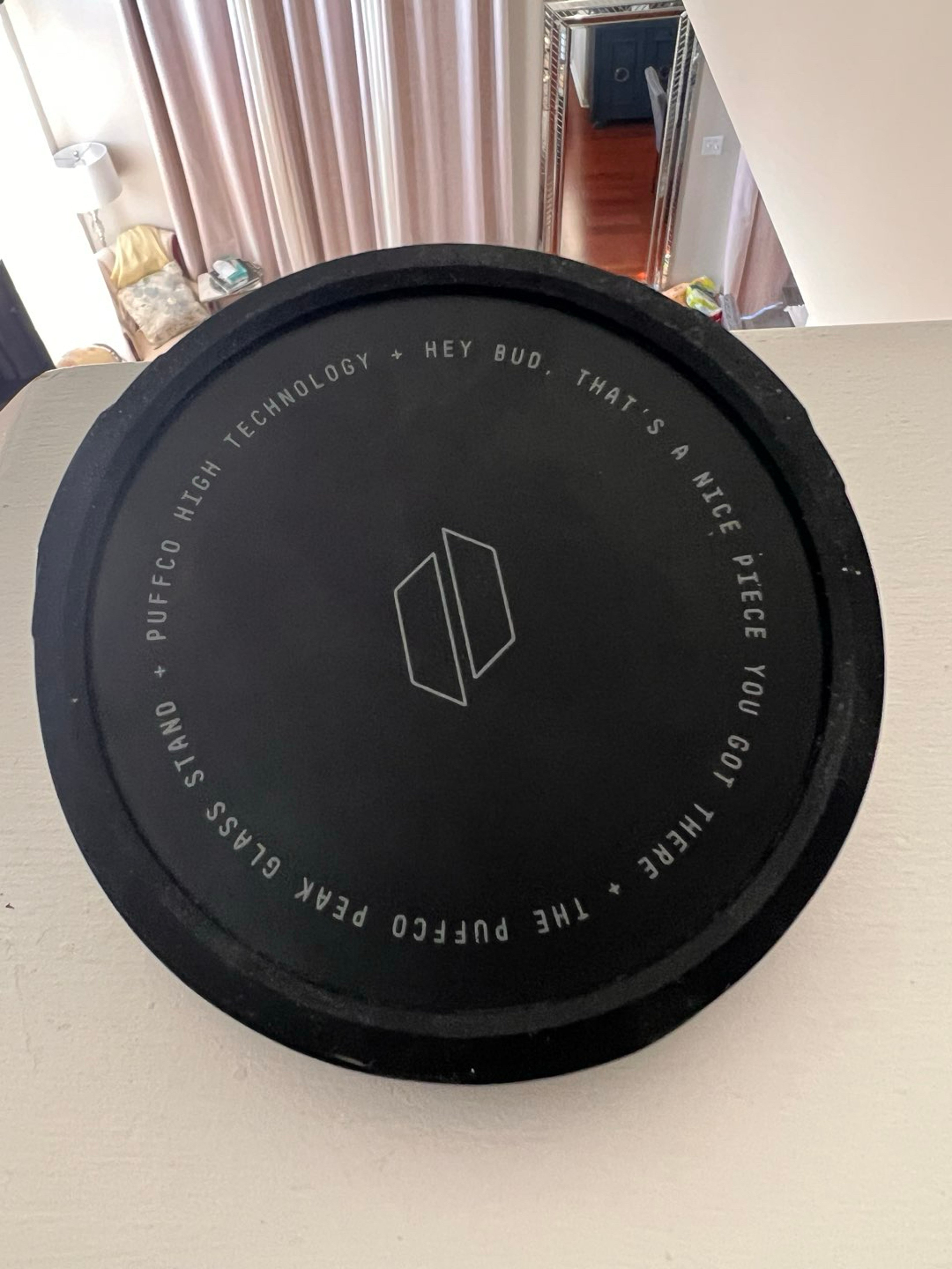 Preview pic of puffco glass stand
