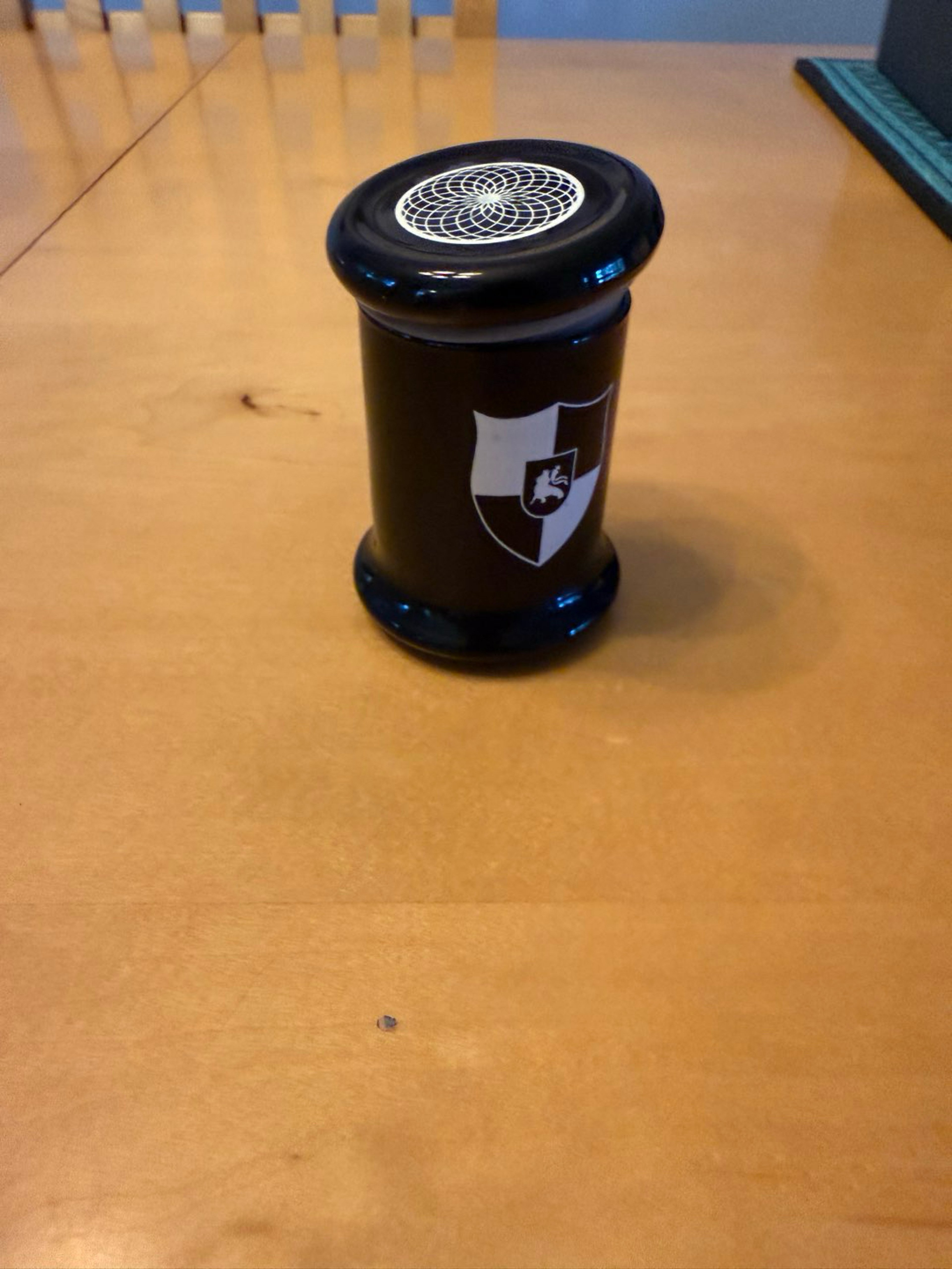 Preview pic of Illadelph Black Jar