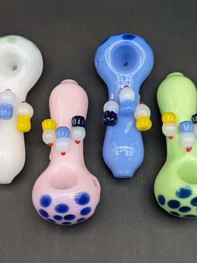 Preview pic of 4" CUPCAKE POLKA DOT HAND PIPE