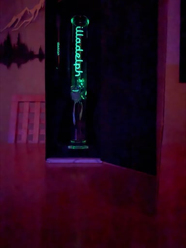 Preview pic of Limited edition short straight Illadelph UV/glow in the dark tube pristine condition
