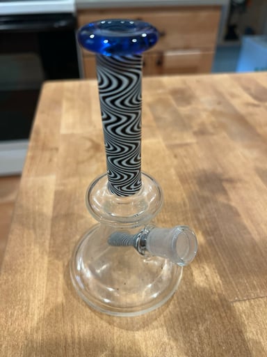 Preview pic of Nice little bong