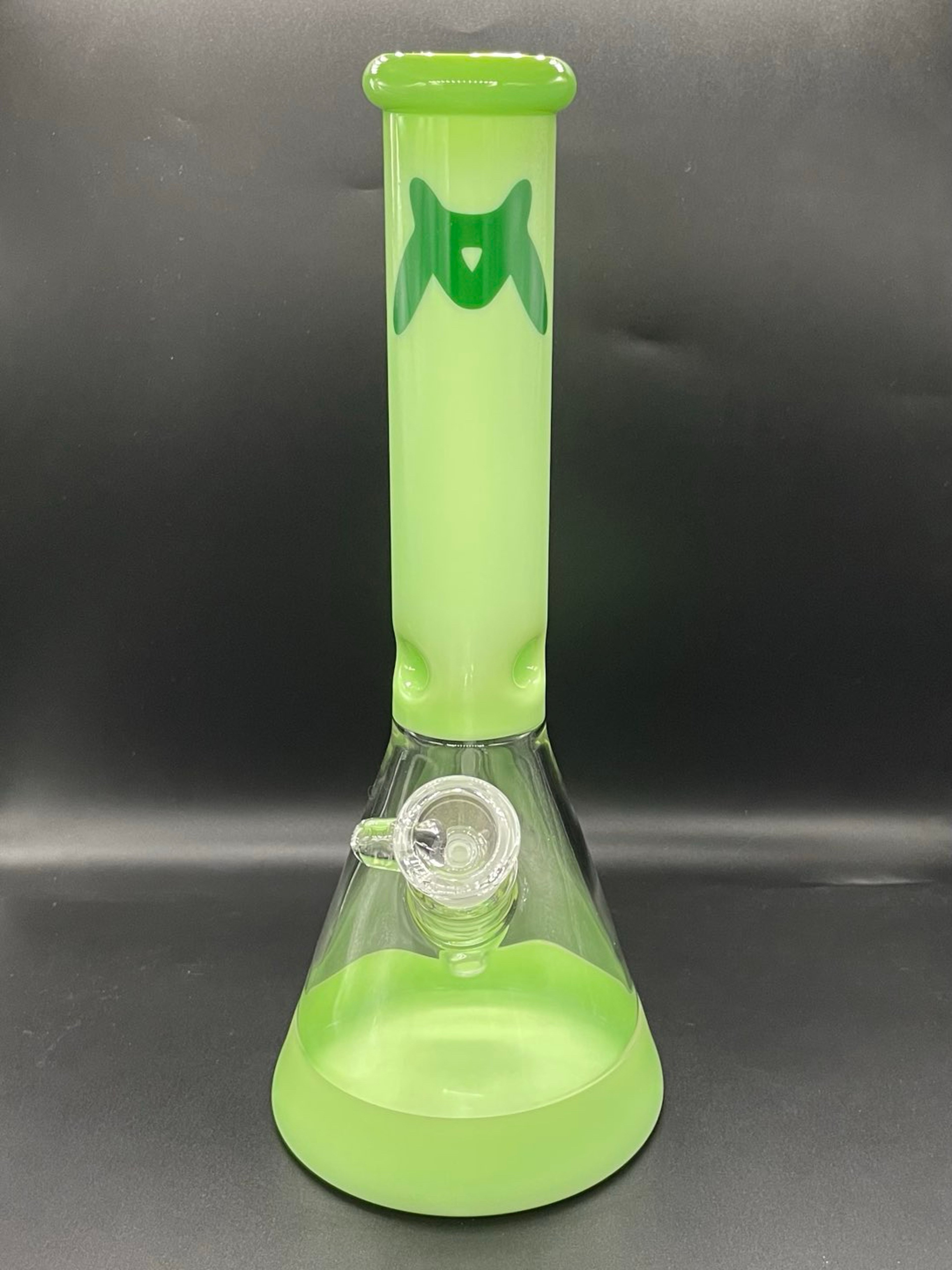 Preview pic of Mav Glass Beaker Bong