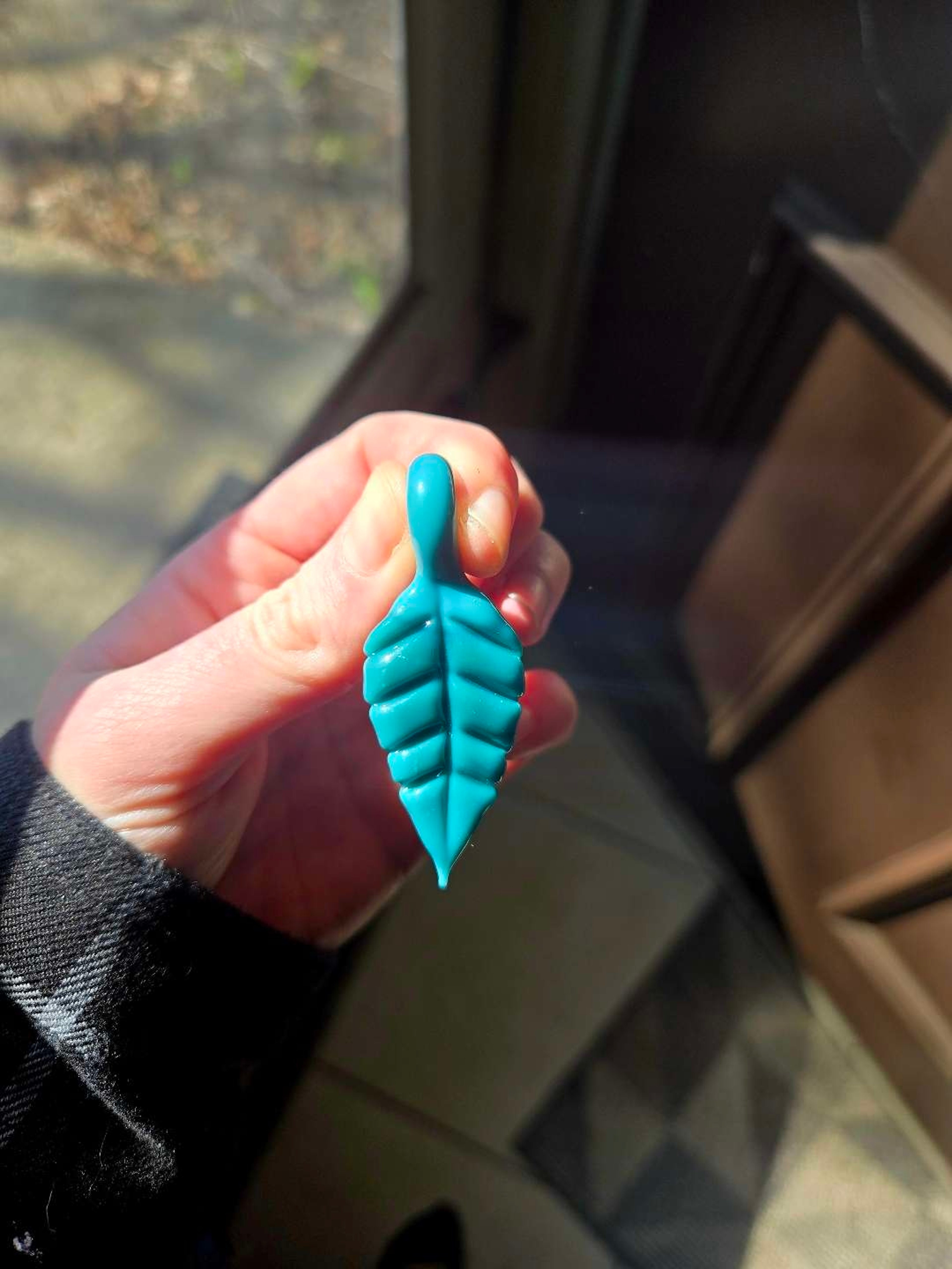 Preview pic of Leaf Pendant