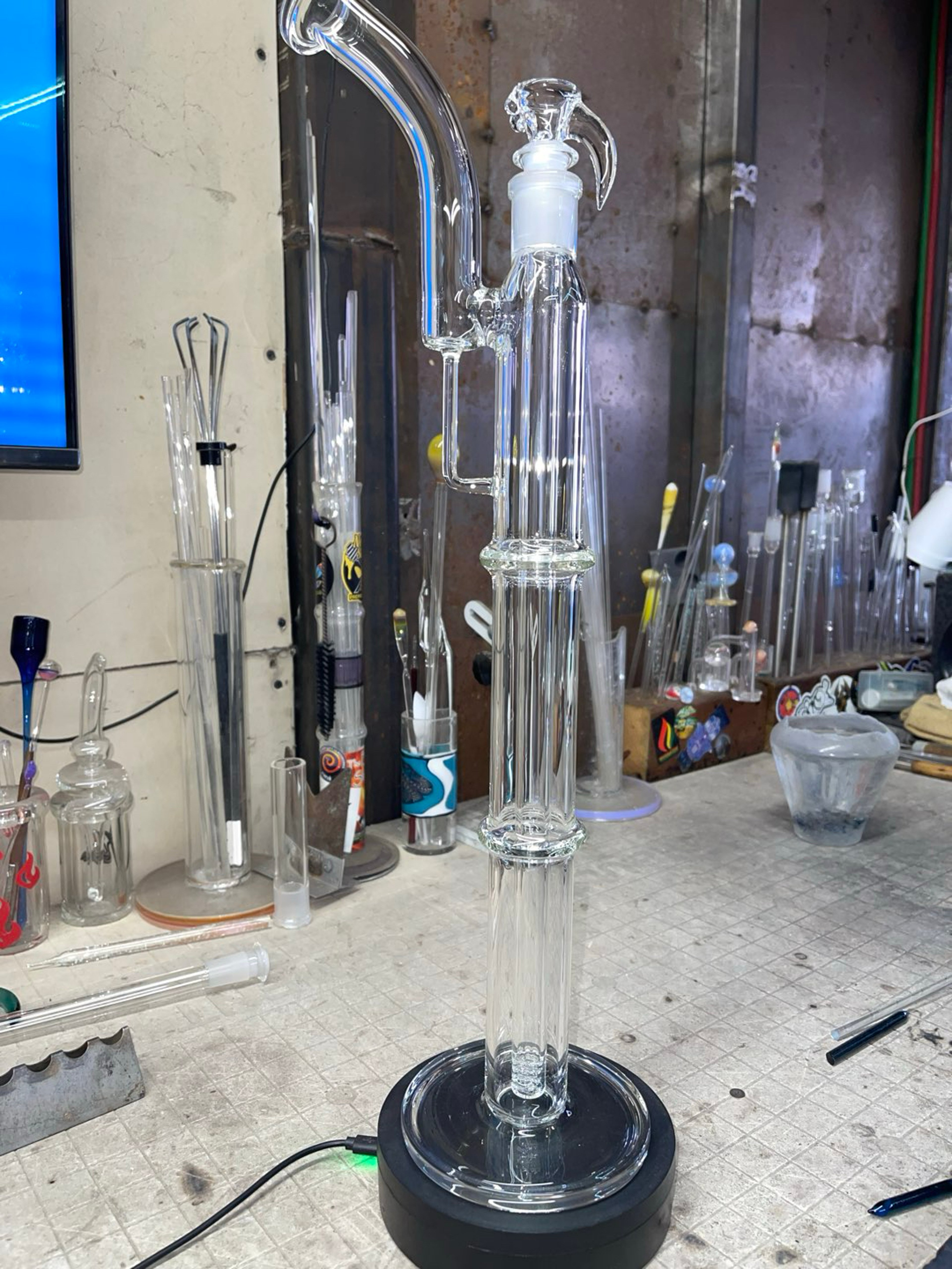 Preview pic of 20” tall 14mm 2 holes slide, gridded steam
