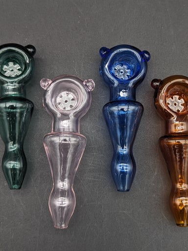 Preview pic of SCREENED FUNNEL SHAPE HAND PIPE 4"
