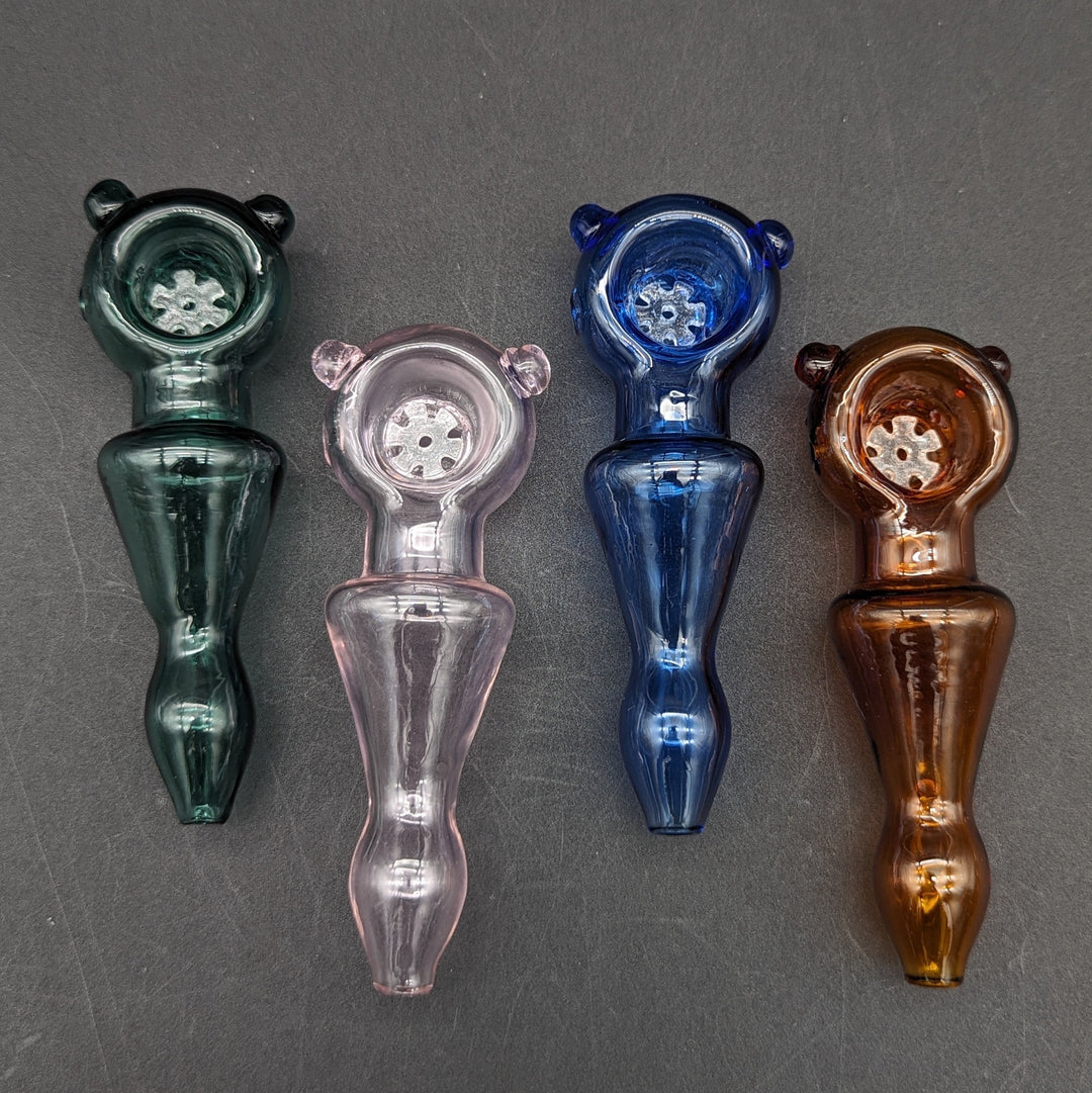 SCREENED FUNNEL SHAPE HAND PIPE 4" image 0